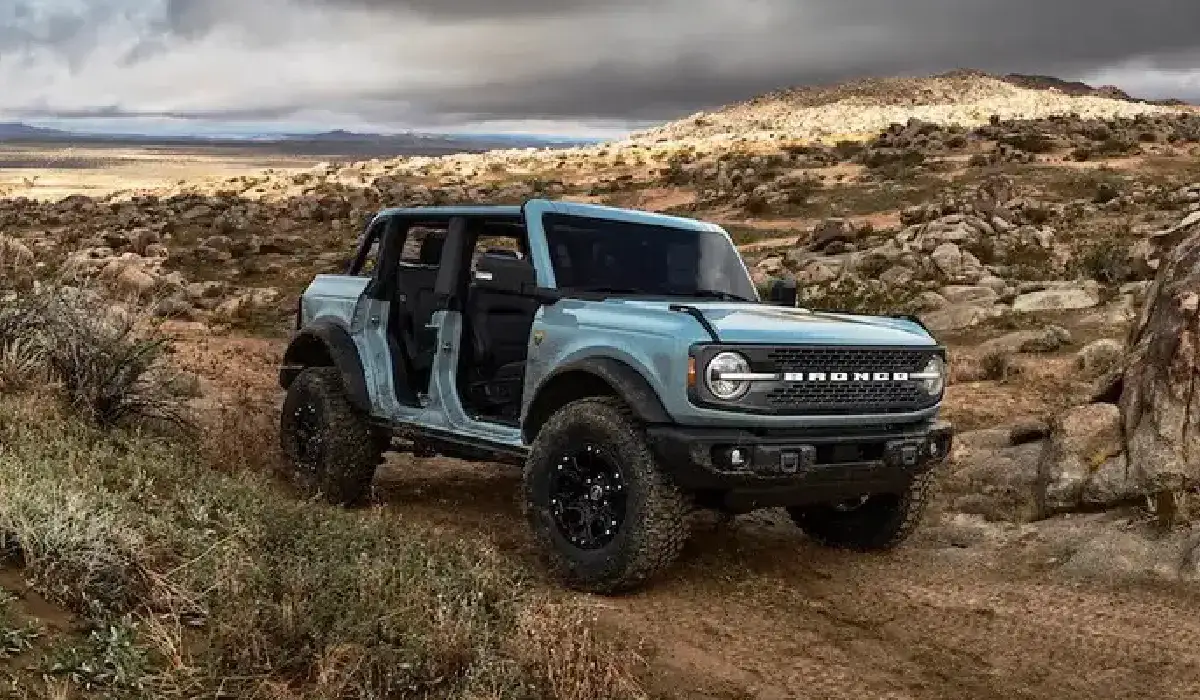 Ford - Bronco Big Bend 4Dr - Luxury SUV Car Rentals - Preowned SUV Car - Exclusive Concierge Club.webp